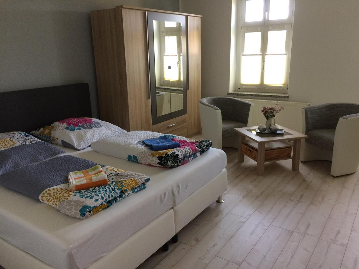 Pension Zum Alten Gasthaus Haensel Krauschwitz Buitenkant foto